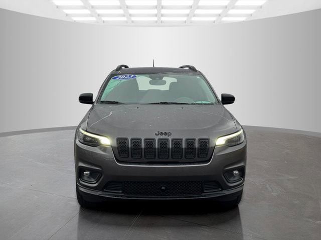 Used 2023 Jeep Cherokee Altitude Lux image 2