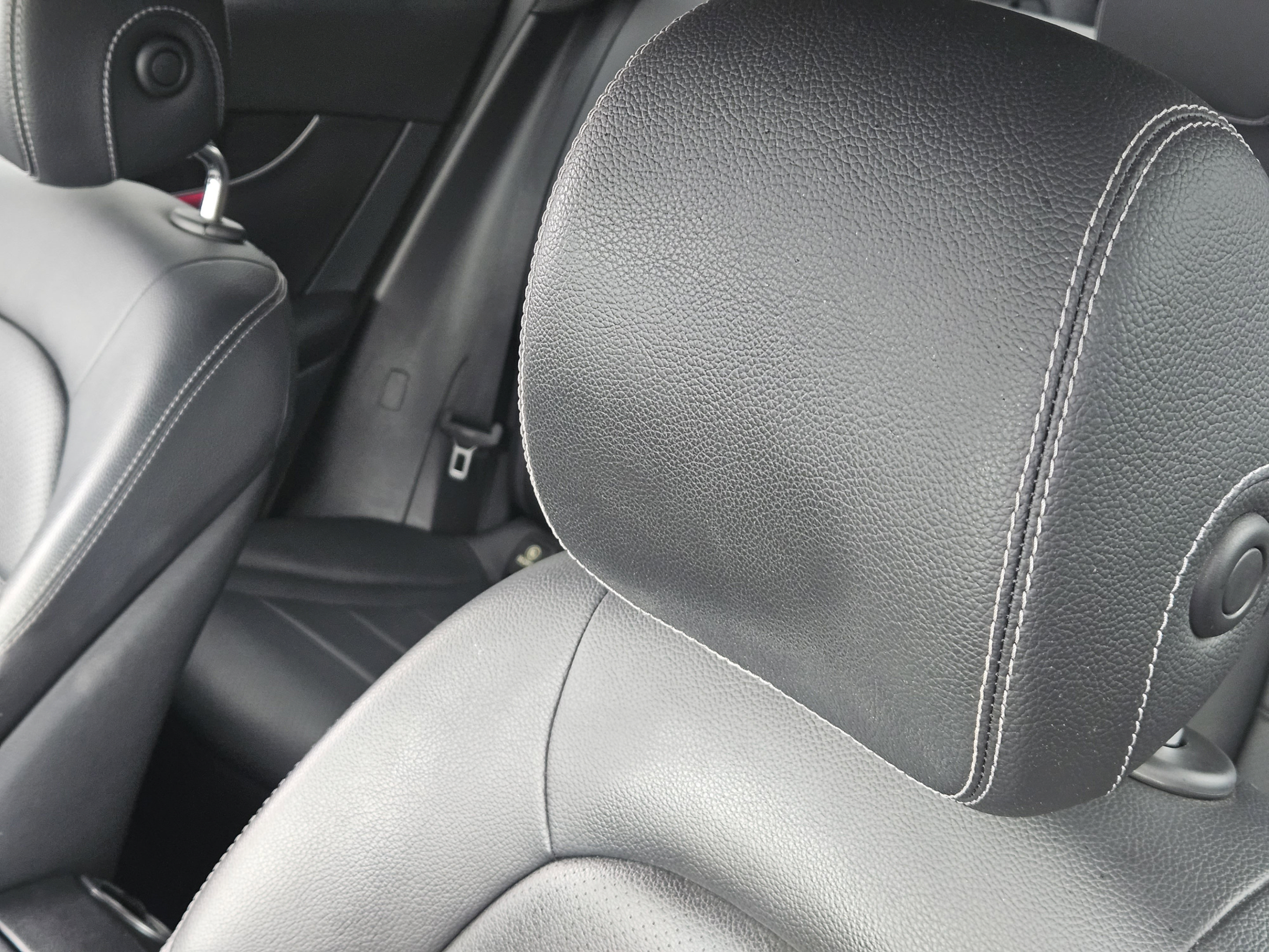 Used 2020 Mercedes-Benz GLC 300 image 21