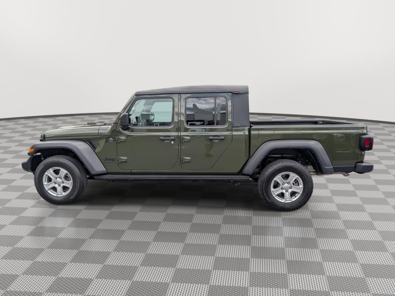 Used 2022 Jeep Gladiator Sport w/ Trailer Tow Package AWD/4WD image 2