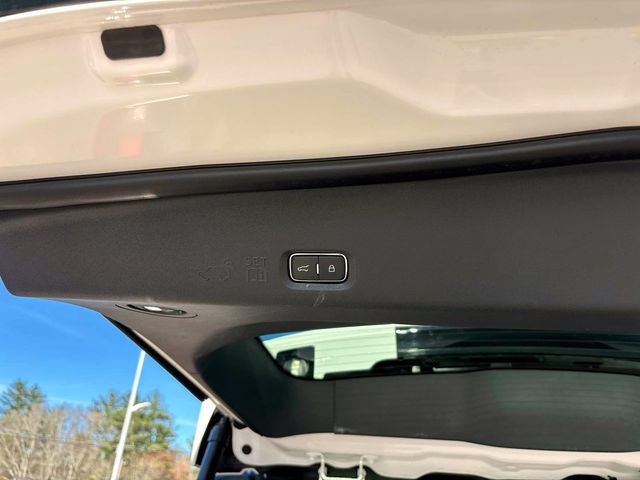 Used 2025 Ford Expedition Platinum w/ Driver's Package AWD/4WD image 17