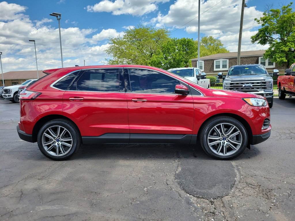 Certified 2020 Ford Edge Titanium AWD/4WD image 3