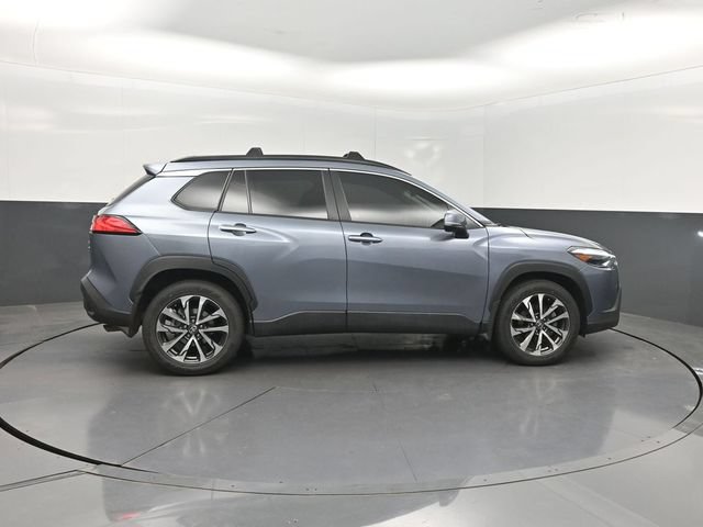 Used 2024 Toyota Corolla Cross XLE w/ Convenience Package AWD/4WD image 31