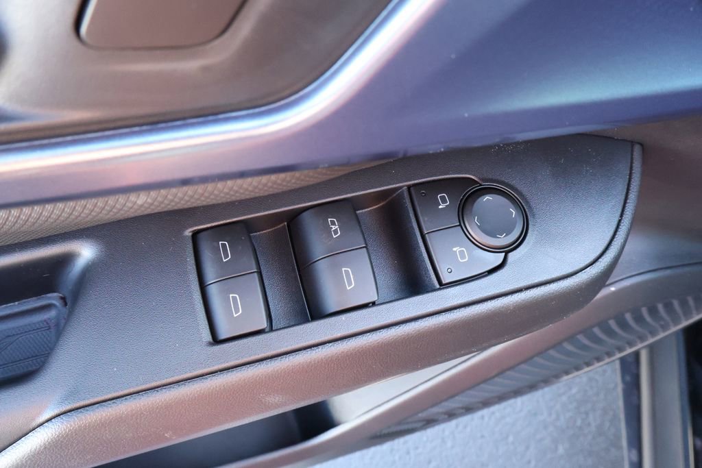 New 2026 Chevrolet Equinox EV LT image 17