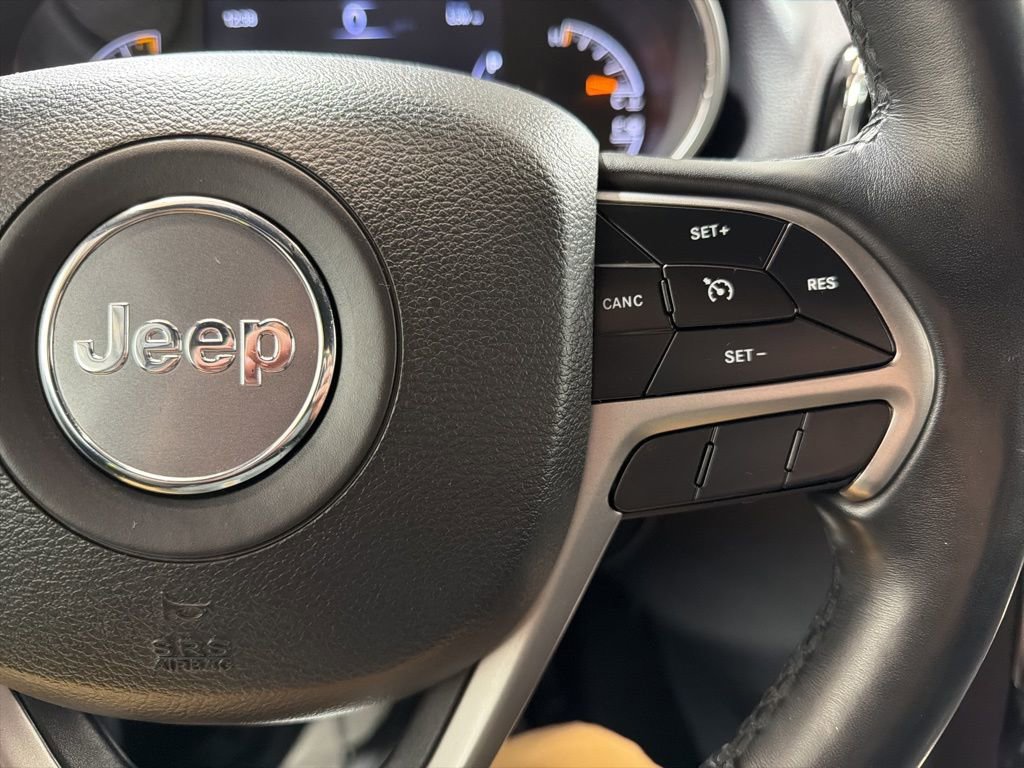 Used 2019 Jeep Grand Cherokee Altitude image 27