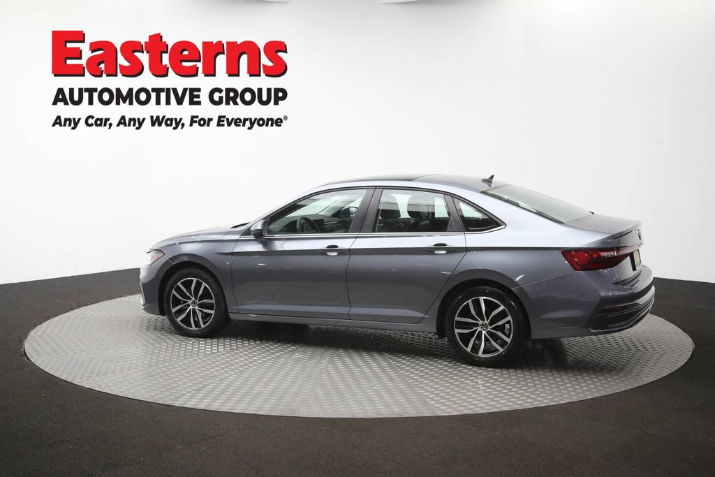 Used 2025 Volkswagen Jetta SE FWD image 64