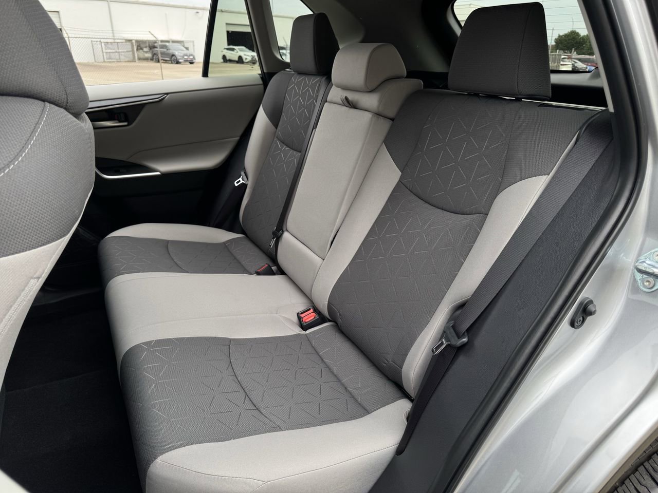 Used 2025 Toyota RAV4 XLE w/ Convenience Package FWD image 25