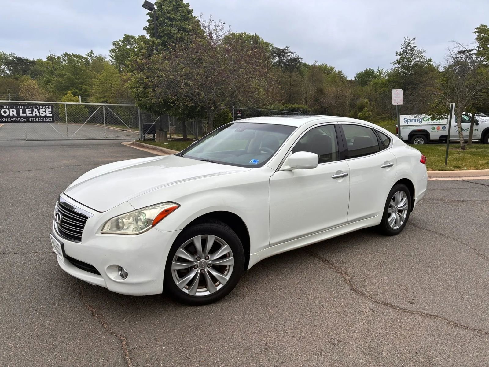 Used 2011 INFINITI M37 x w/ Premium Pkg AWD/4WD image 3