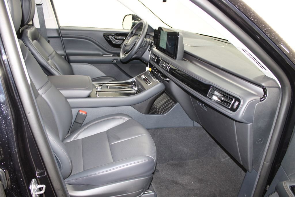 New 2026 Lincoln Aviator AWD image 29