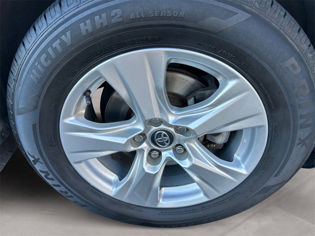 Used 2021 Toyota RAV4 XLE image 14
