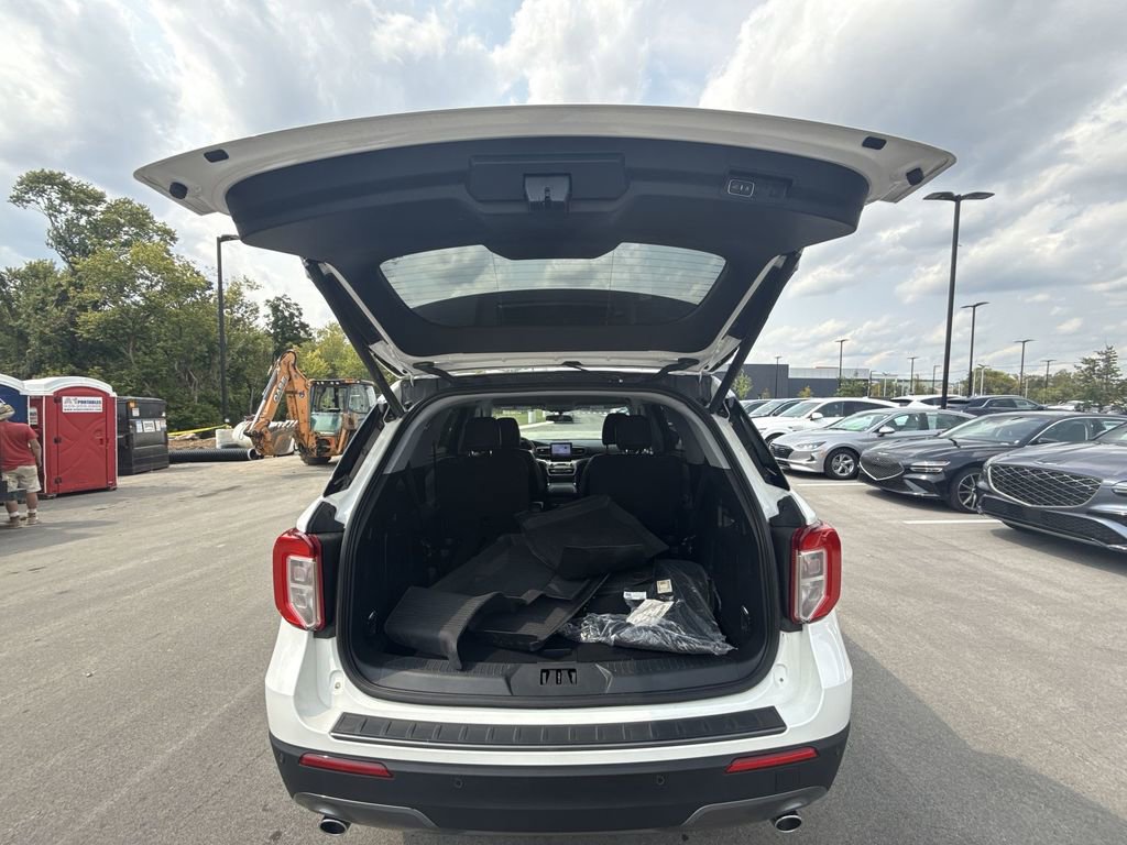 Used 2023 Ford Explorer XLT w/ Equipment Group 202A image 23