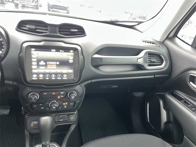 Used 2023 Jeep Renegade Latitude image 13