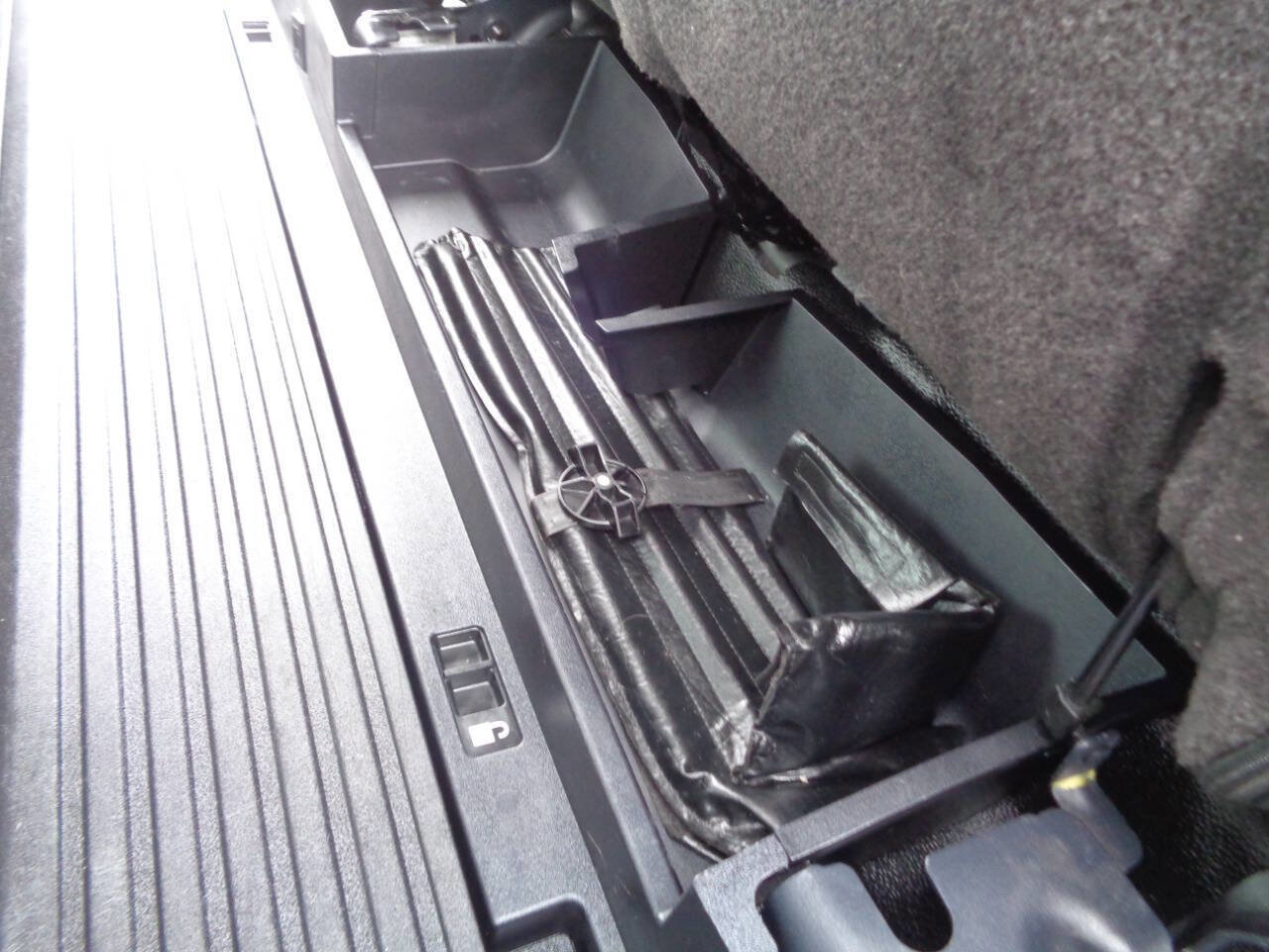 Used 2017 Ford F250 Lariat w/ Chrome Package image 63