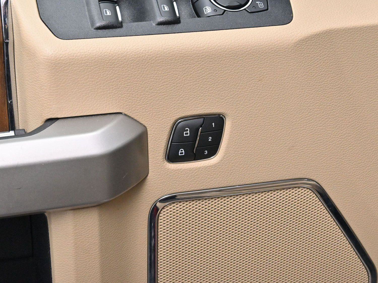 Used 2019 Ford F150 Lariat w/ Equipment Group 502A Luxury image 13