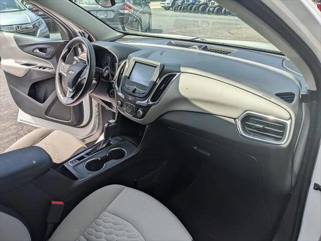 Used 2018 Chevrolet Equinox LS AWD/4WD image 17