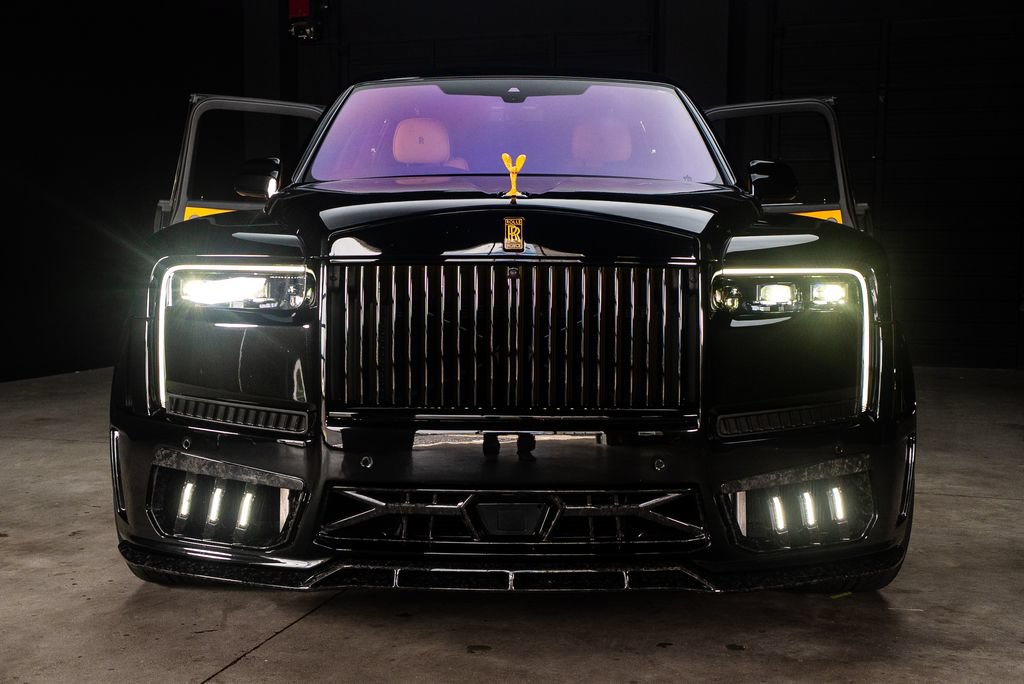 Used 2025 Rolls-Royce Cullinan AWD/4WD image 3