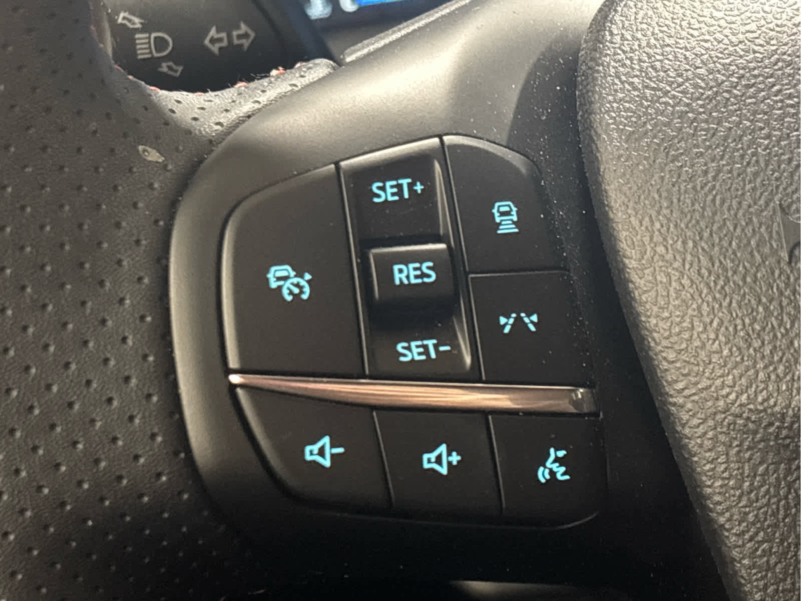 New 2025 Ford Escape ST-Line Elite image 28