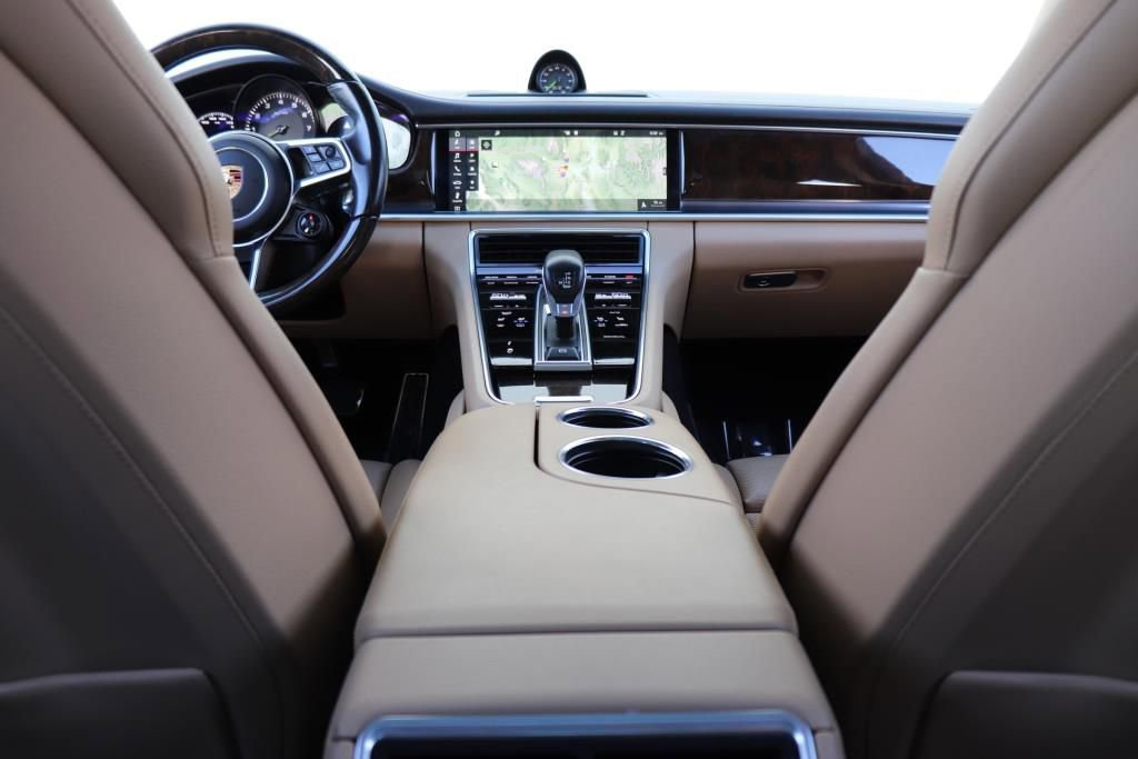 Used 2018 Porsche Panamera 4 image 69