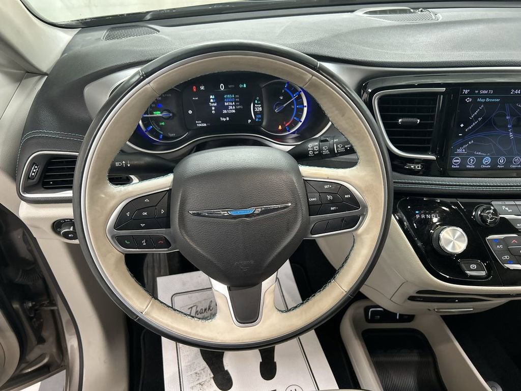Used 2018 Chrysler Pacifica Limited FWD image 4