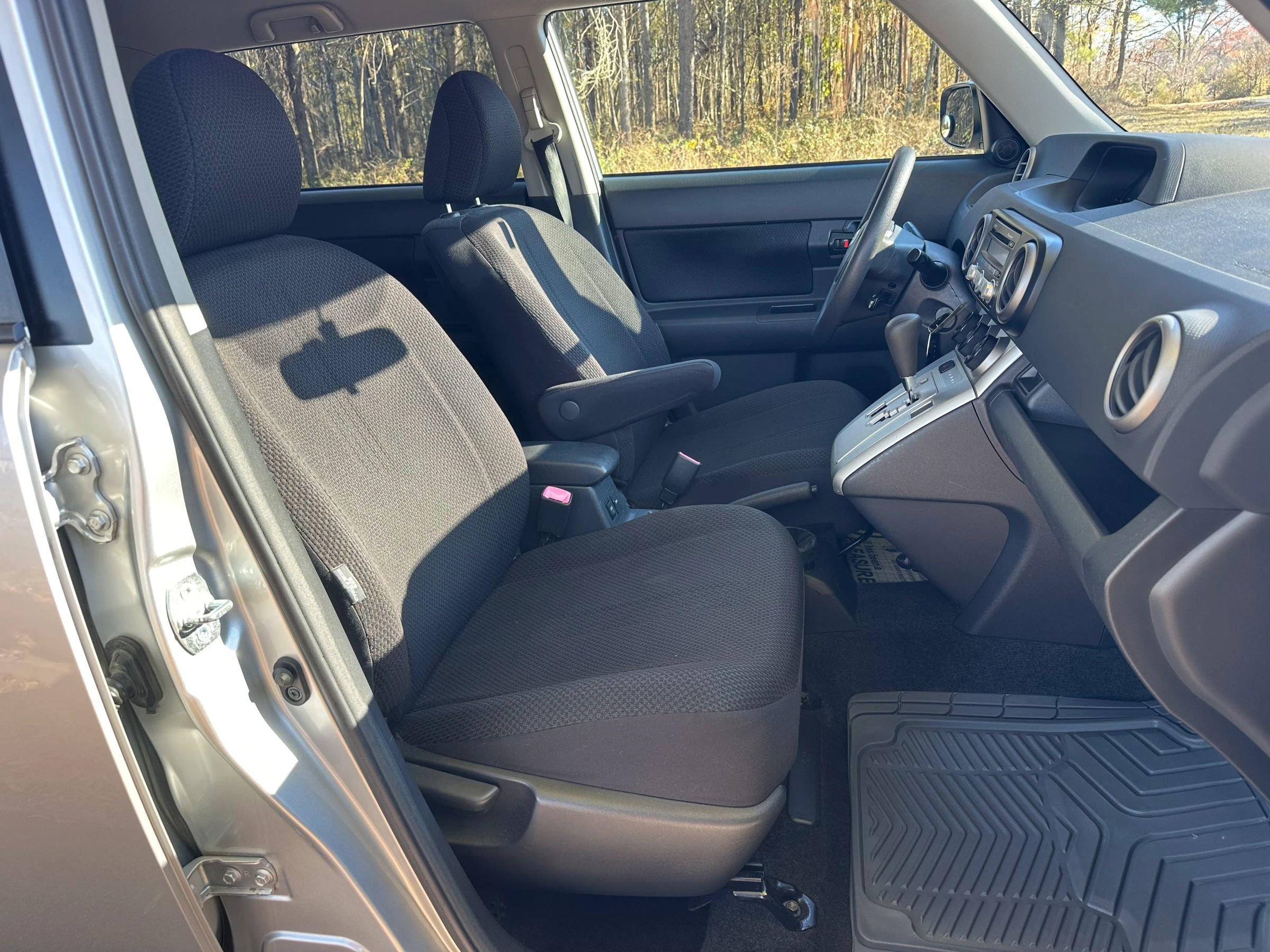 Used 2009 Scion xB FWD image 10