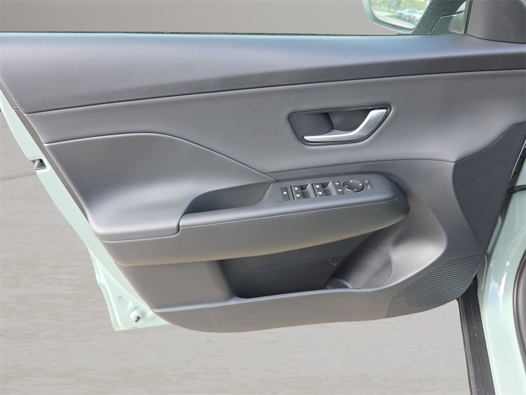 New 2026 Hyundai Kona SEL Premium image 17