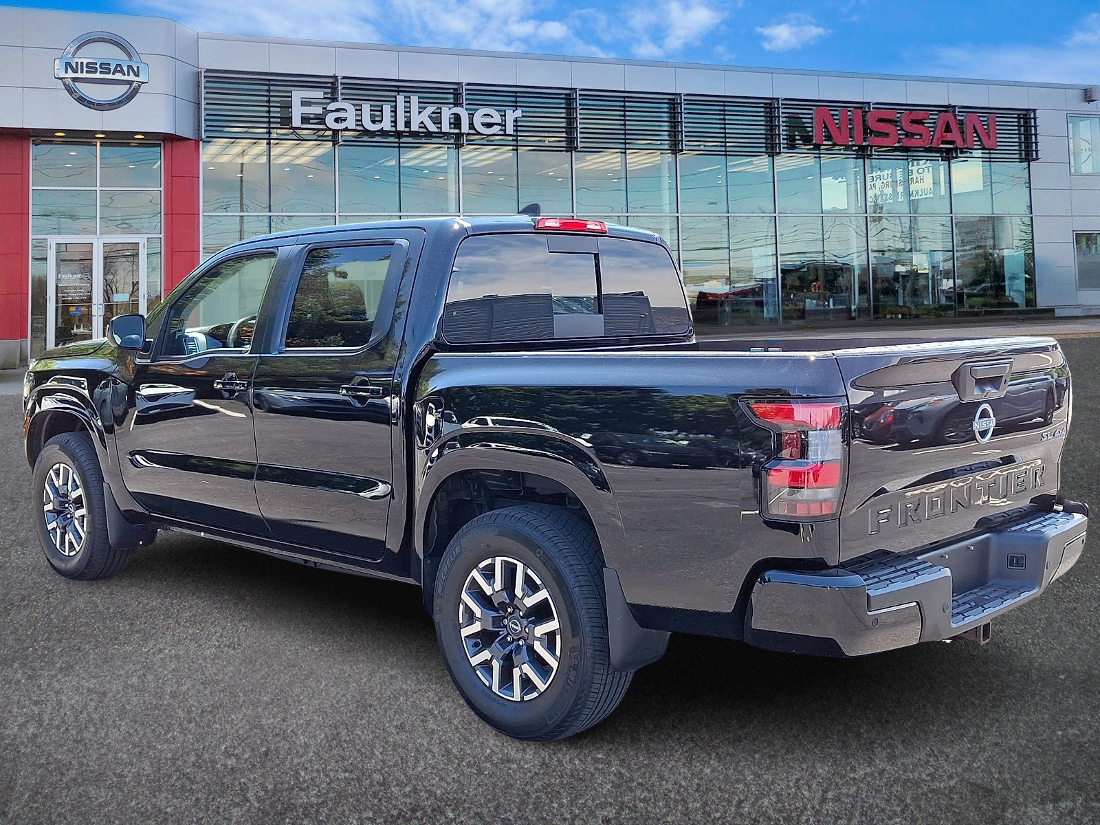 Certified 2024 Nissan Frontier SL w/ Technology Package AWD/4WD image 4