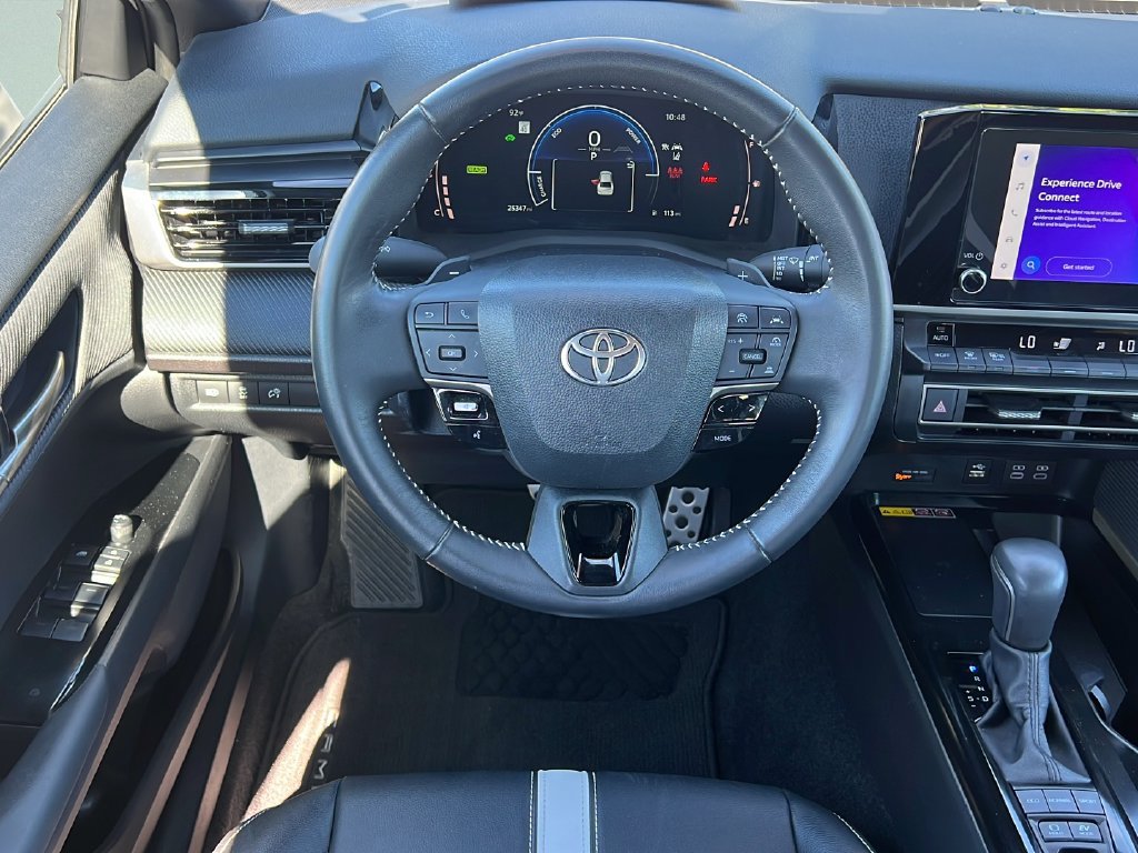Used 2025 Toyota Camry SE FWD image 11