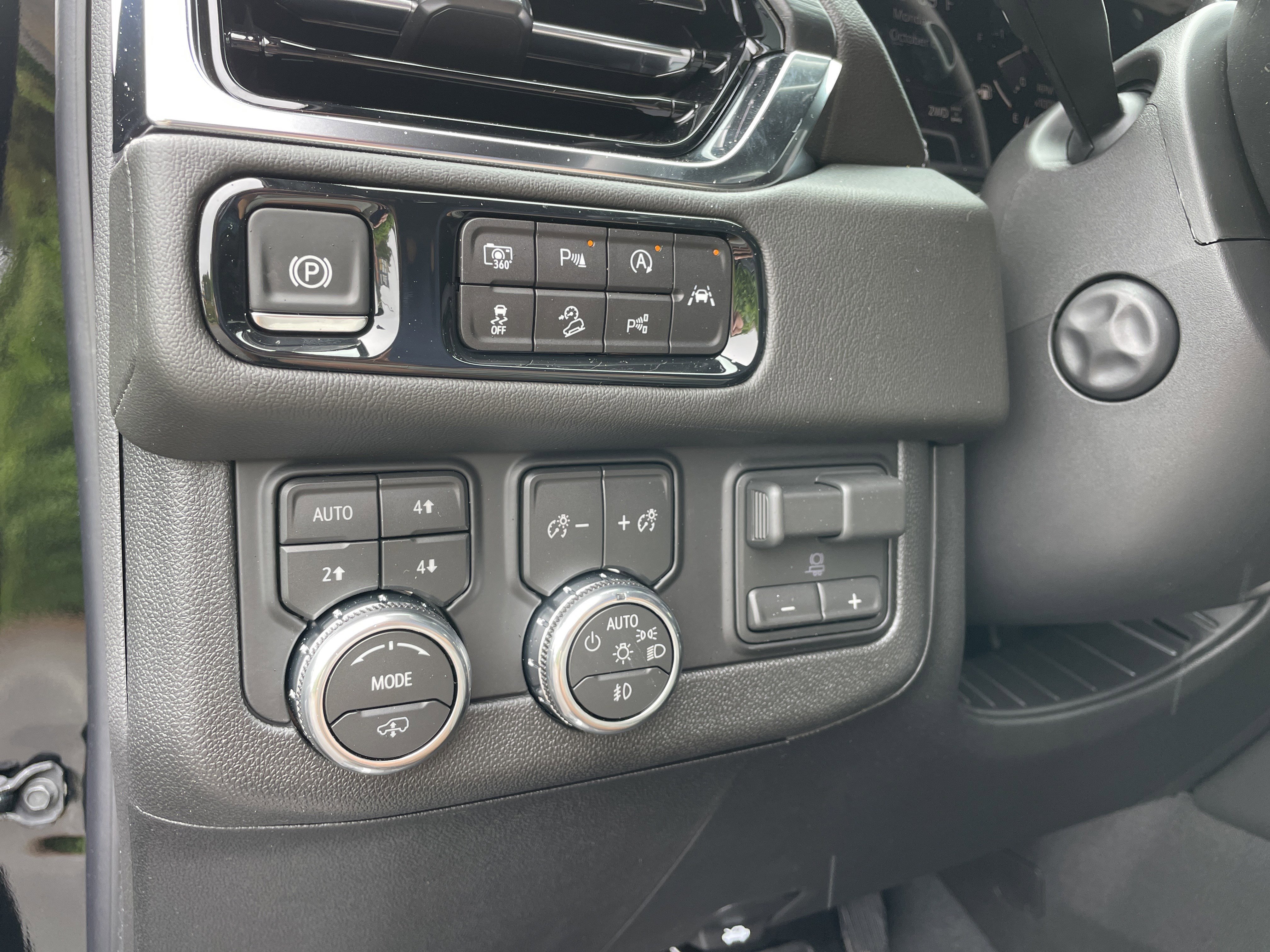 New 2026 GMC Yukon XL Denali image 29