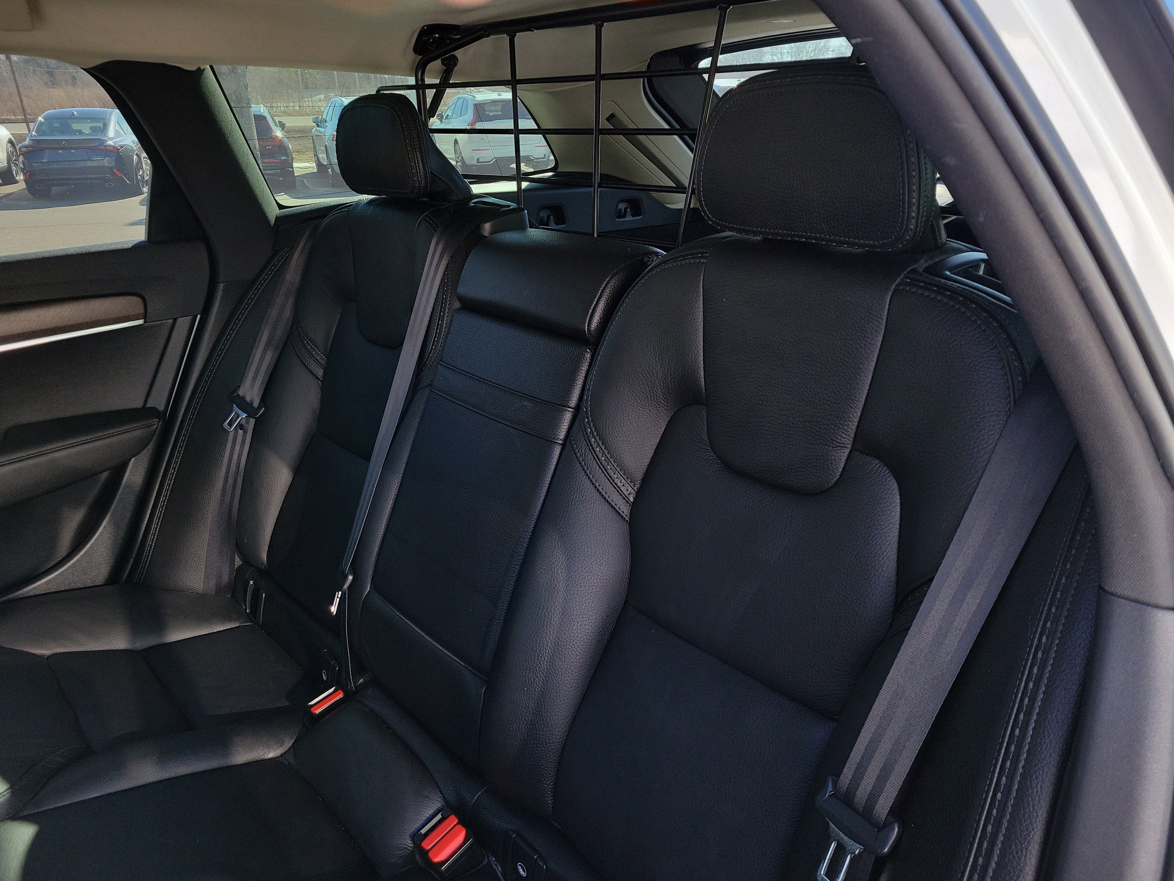 Used 2019 Volvo V90 T6 Cross Country w/ Advanced Package image 28