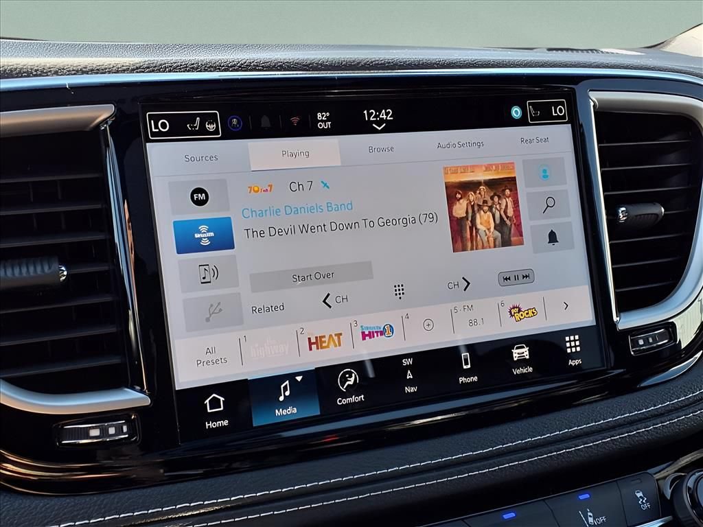 New 2026 Chrysler Pacifica Select FWD image 13