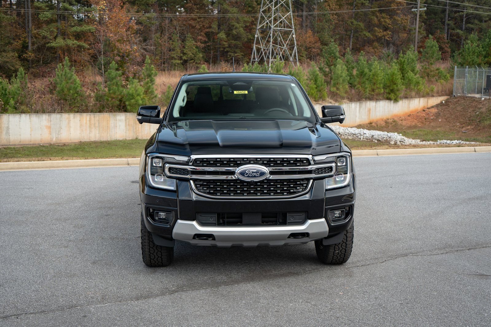 Used 2025 Ford Ranger Lariat w/ FX4 Off-Road Package AWD/4WD image 2
