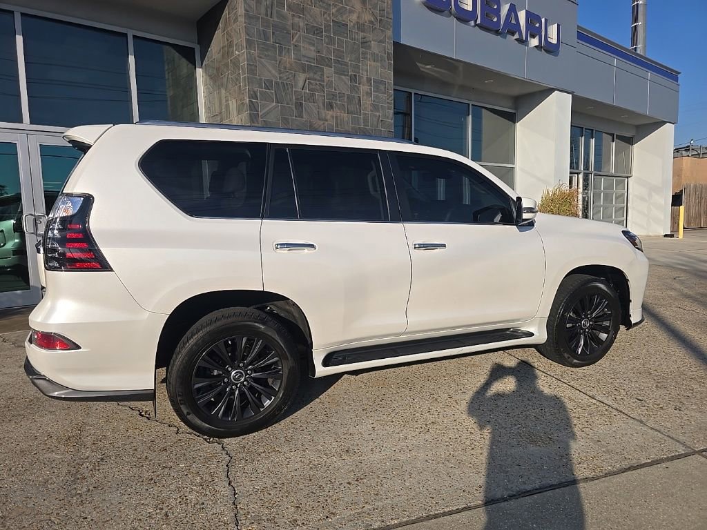 Used 2023 Lexus GX 460 Premium w/ Accessory Package image 17