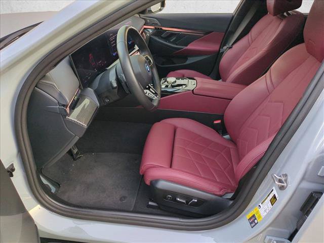 Used 2024 BMW i5 eDrive40i w/ Executive Package RWD image 17