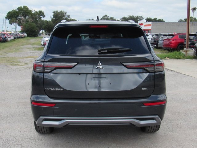 New 2025 Mitsubishi Outlander SEL image 4
