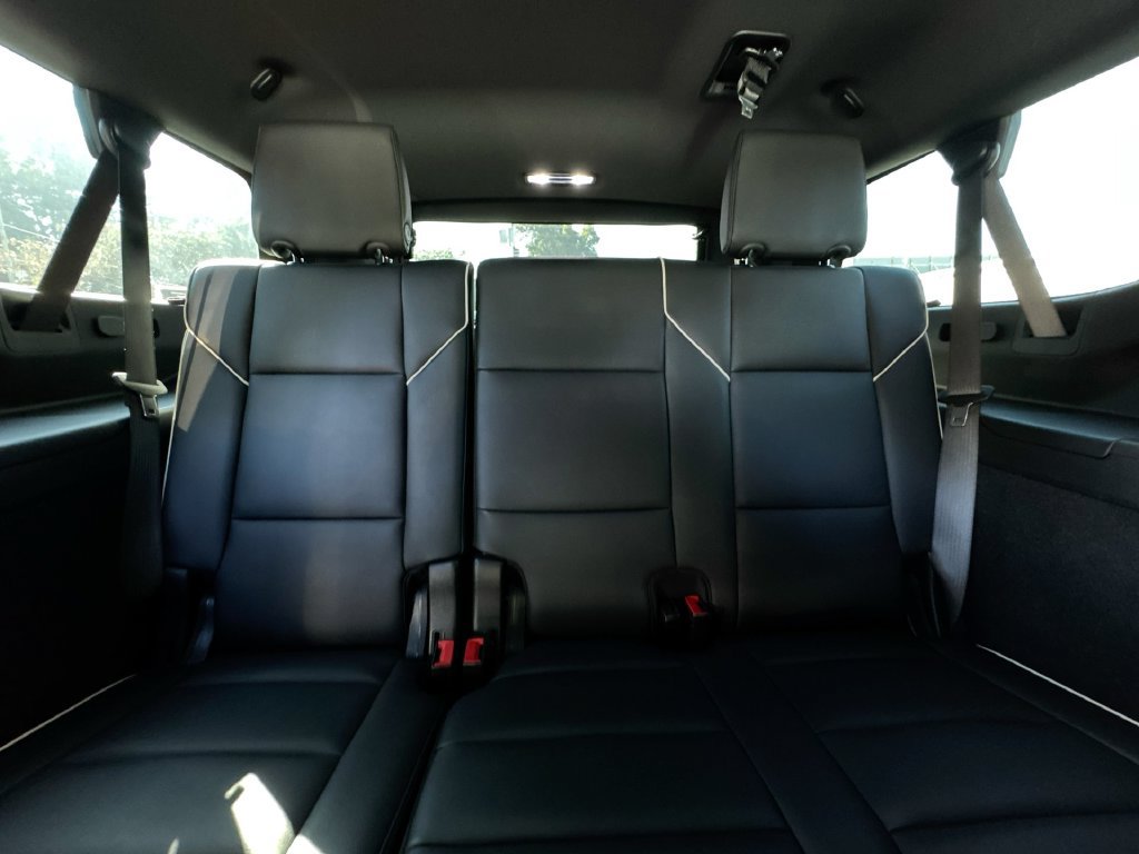 Used 2026 Cadillac Escalade ESV Luxury w/ LPO, Floor Liner Package RWD image 30