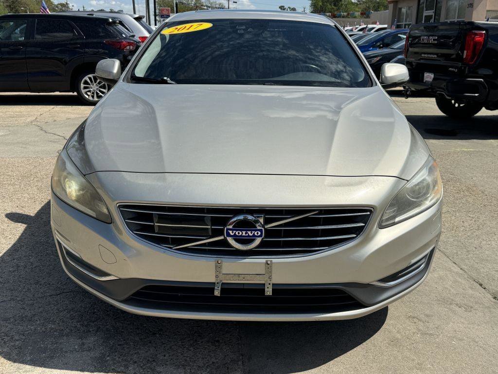Used 2017 Volvo S60 T5 Inscription Platinum image 2