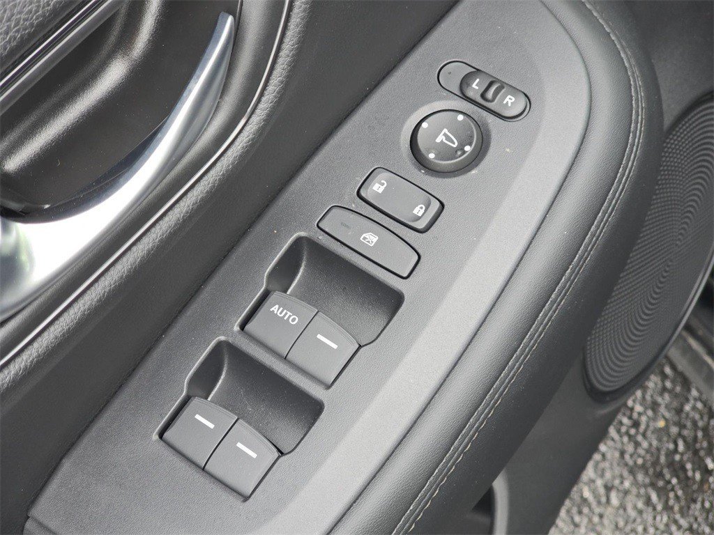 Used 2025 Honda HR-V LX image 27