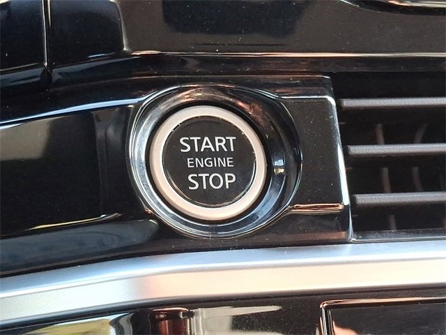 Used 2023 Nissan Pathfinder SL image 25