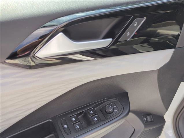 Used 2022 Volkswagen Taos S image 8