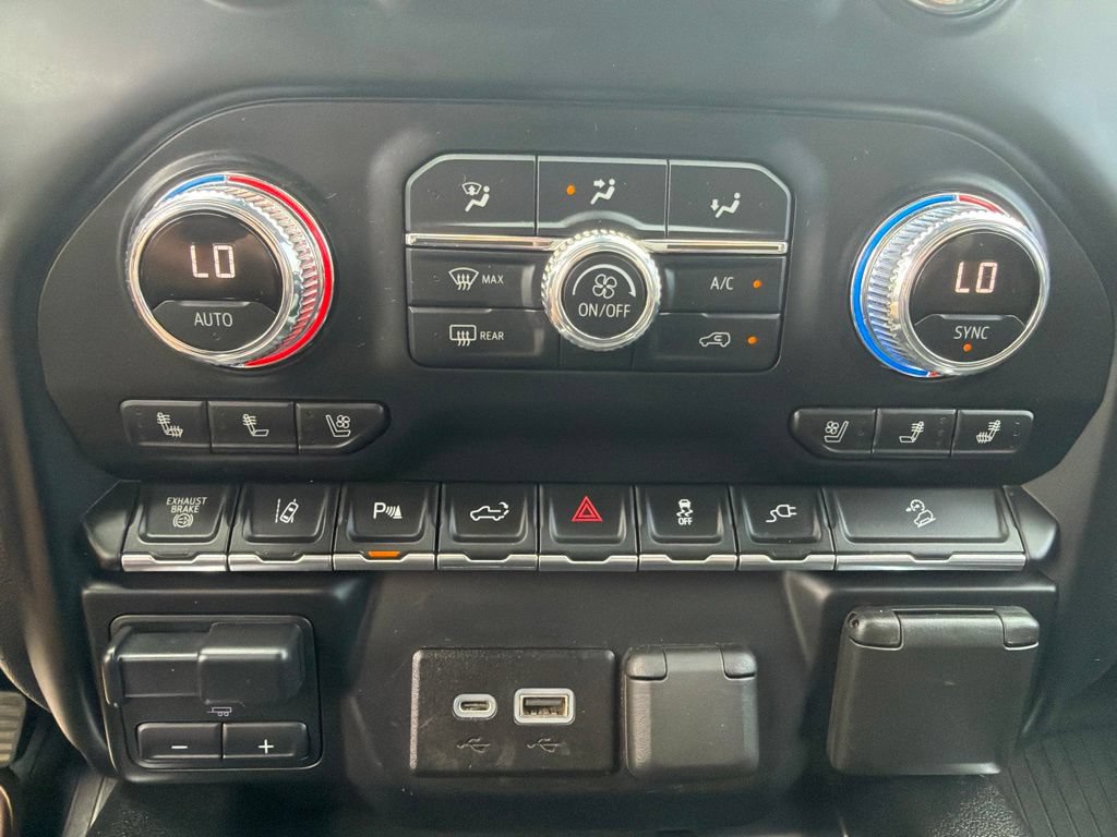 Used 2020 GMC Sierra 2500 AT4 w/ AT4 Premium Package AWD/4WD image 33