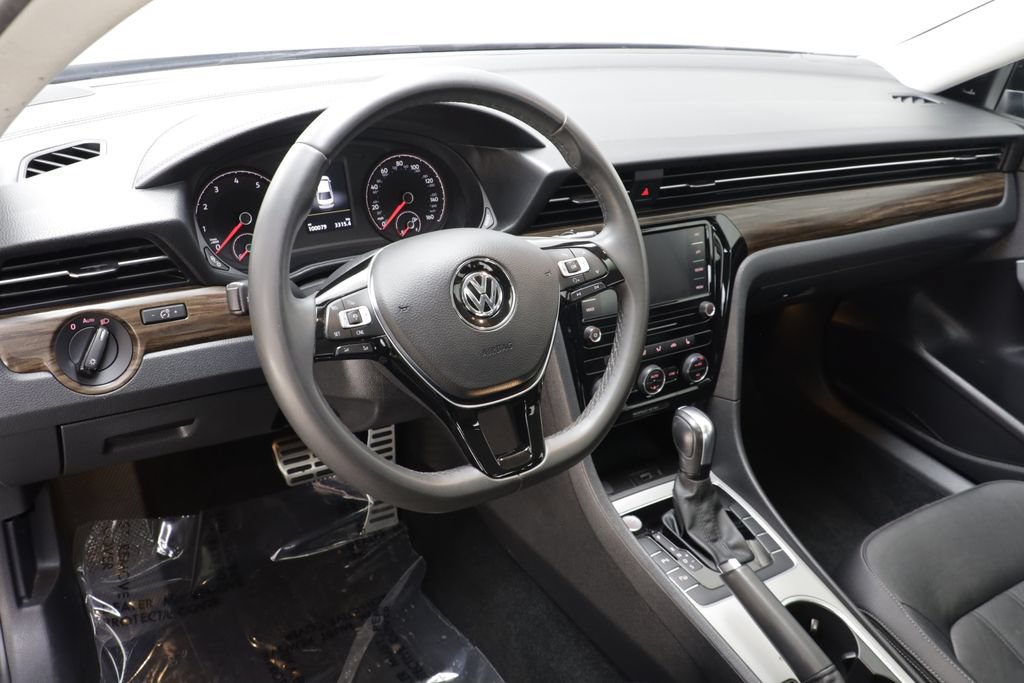 Used 2022 Volkswagen Passat 2.0T FWD image 7
