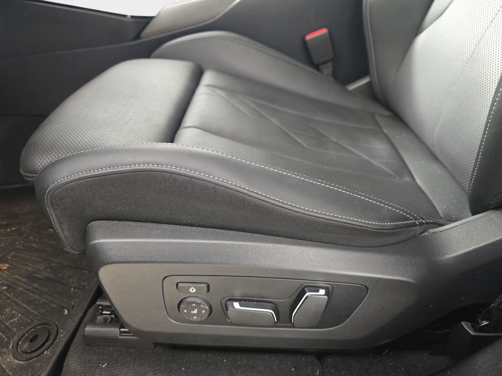 Certified 2025 BMW X3 xDrive30i w/ Convenience Package image 28