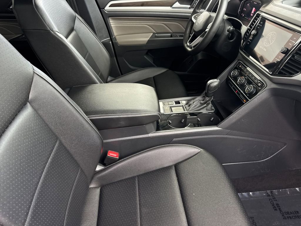 Used 2023 Volkswagen Atlas SE w/ Panoramic Sunroof Package FWD image 16