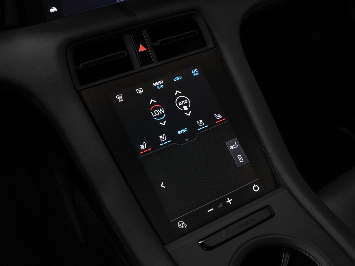 New 2026 Porsche Taycan image 38