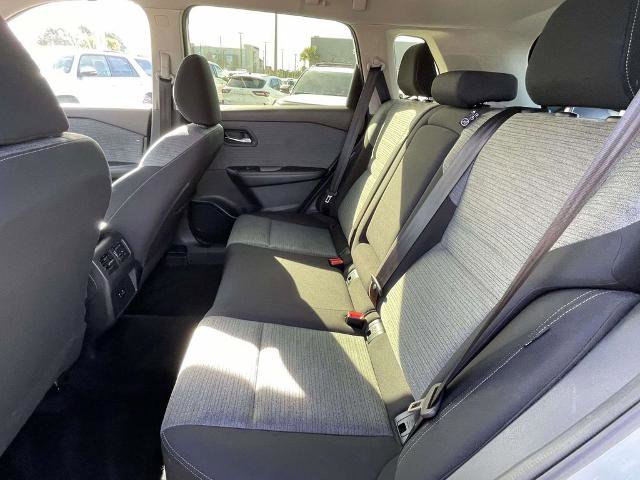 Used 2023 Nissan Rogue SV image 11