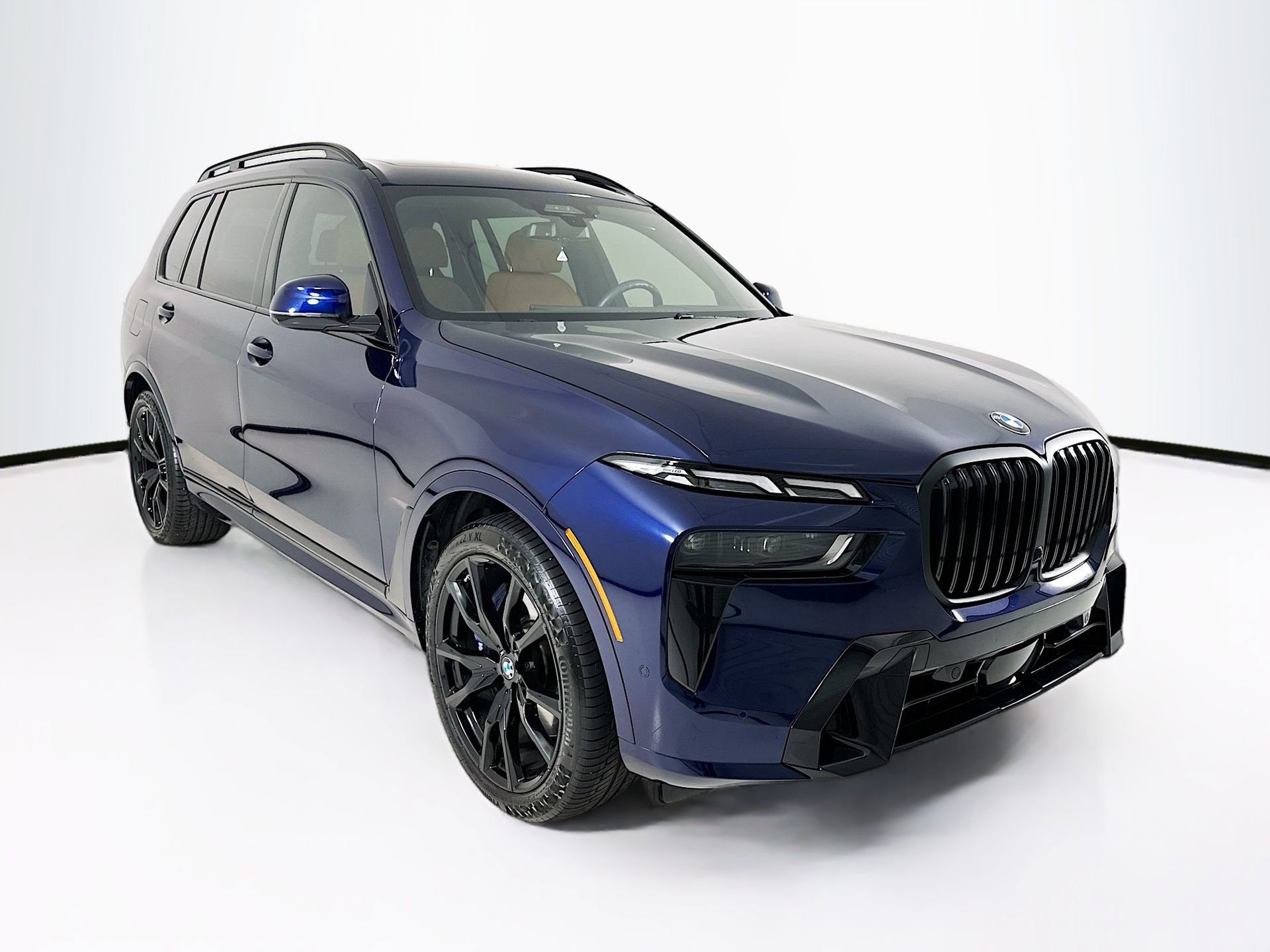 Used 2024 BMW X7 xDrive40i w/ M Sport Package image 1