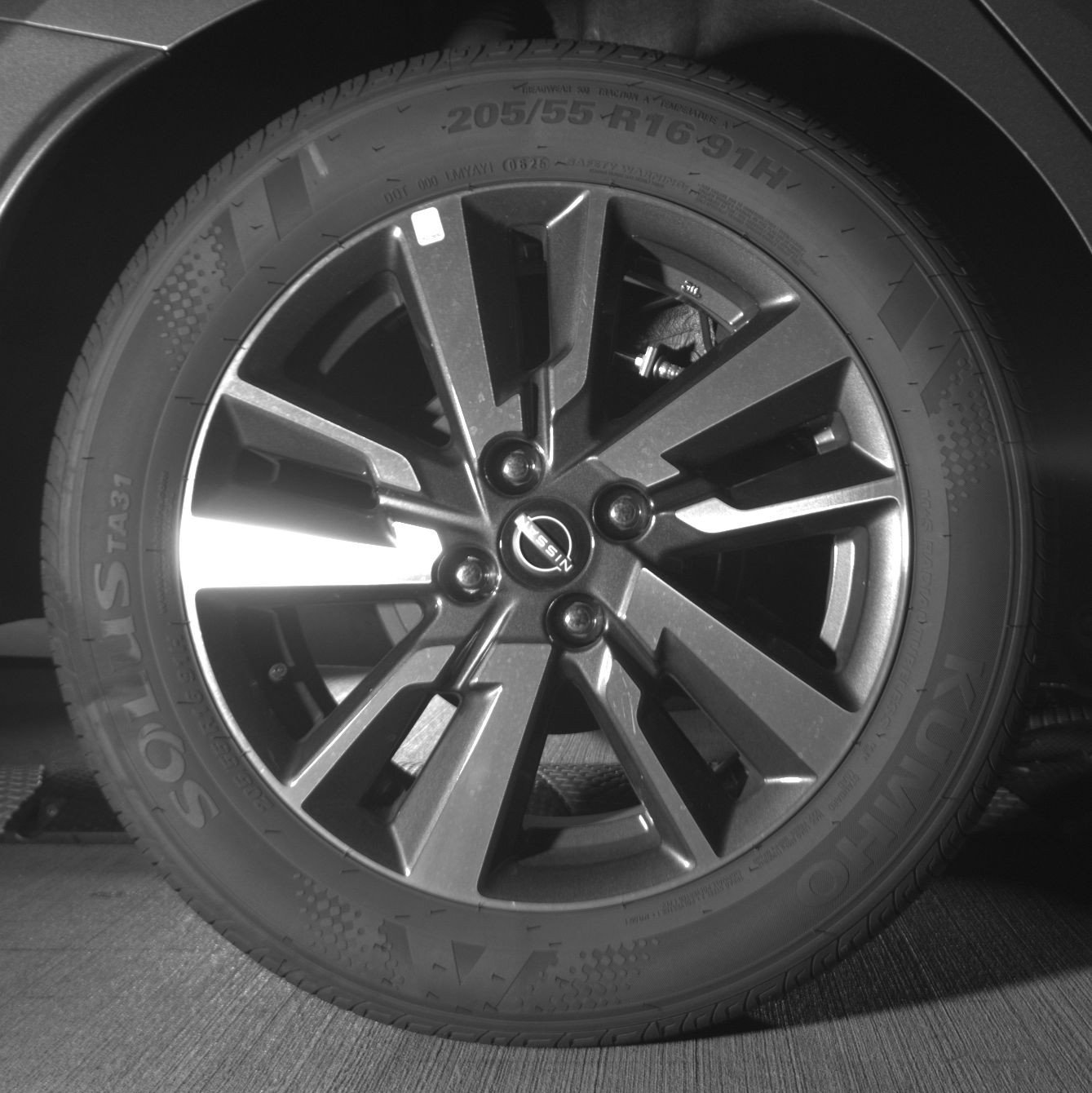 Used 2025 Nissan Versa SV FWD image 15