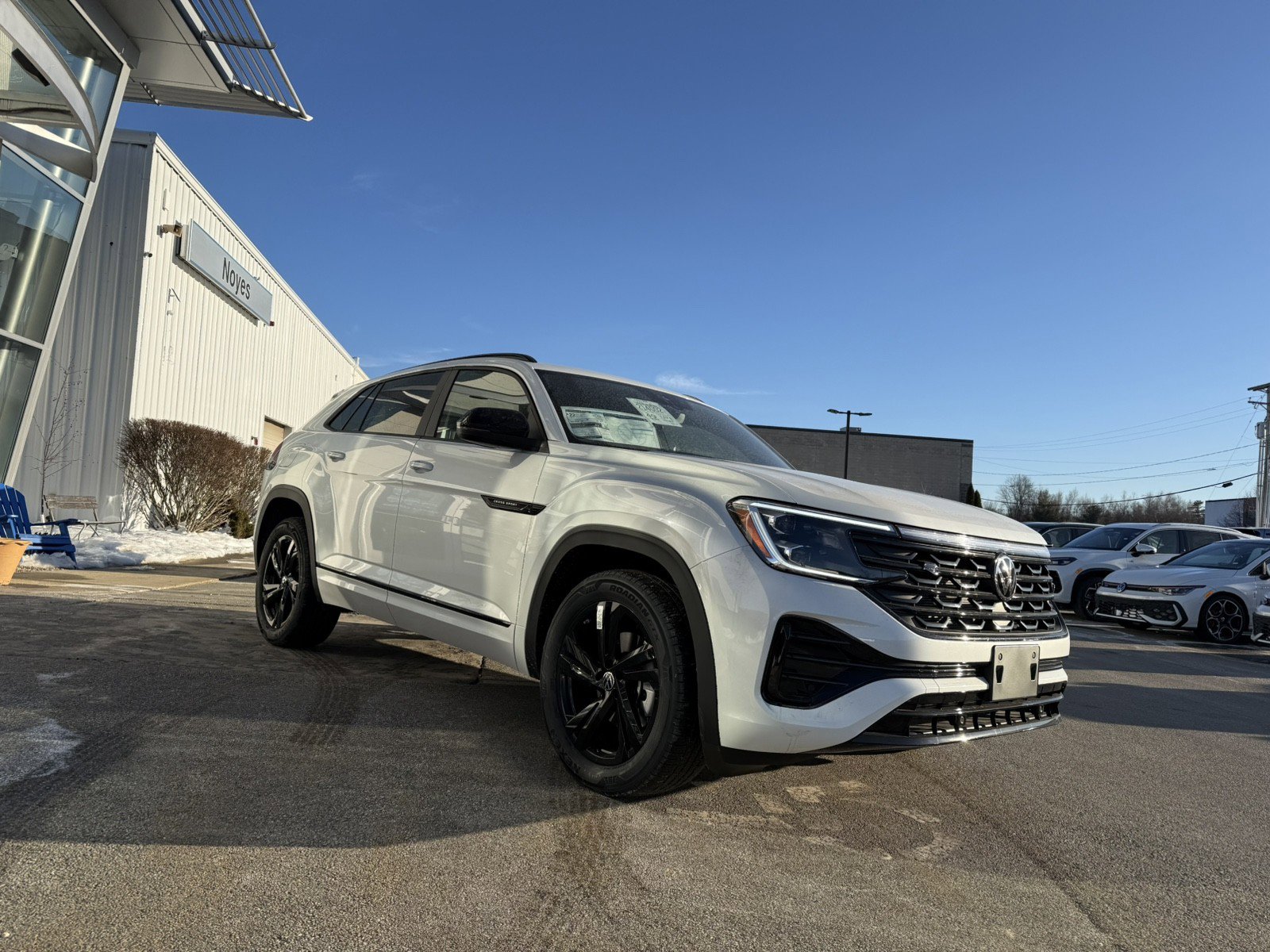 New 2026 Volkswagen Atlas Cross Sport SEL R-Line image 3