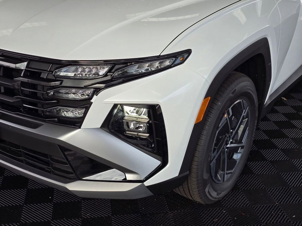 New 2026 Hyundai Tucson Blue SE image 10