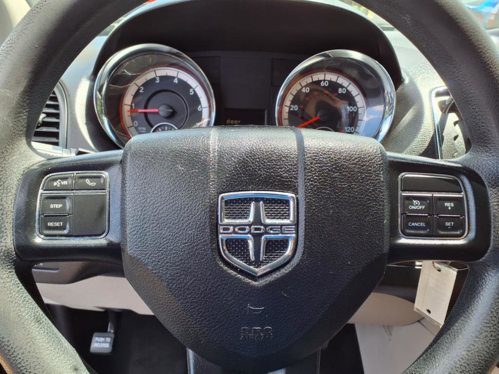 Used 2018 Dodge Grand Caravan SE w/ UConnect Hands-Free Group image 10