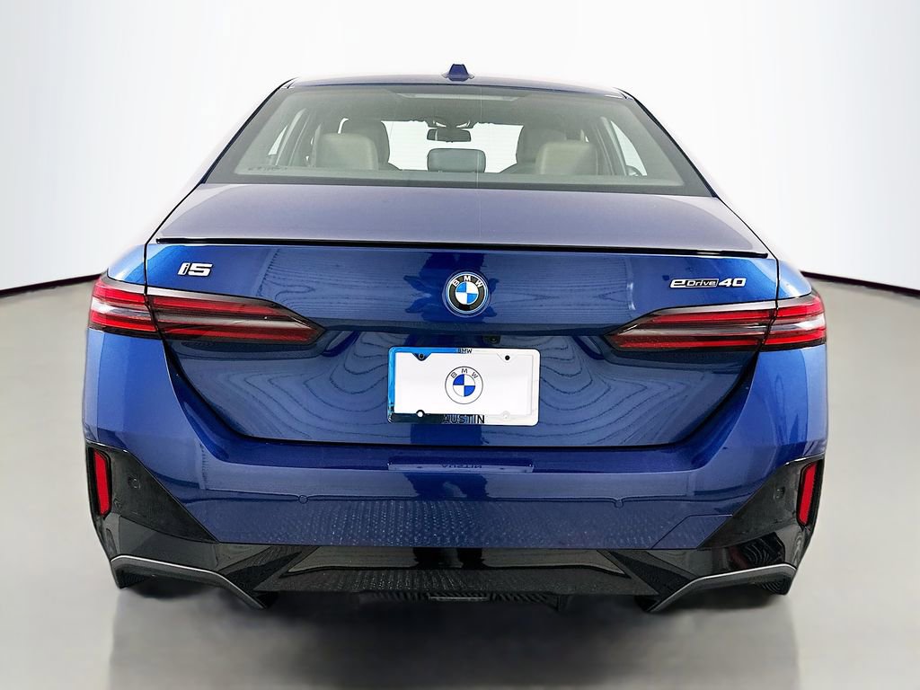 Used 2026 BMW i5 eDrive40 w/ M Sport Package image 6